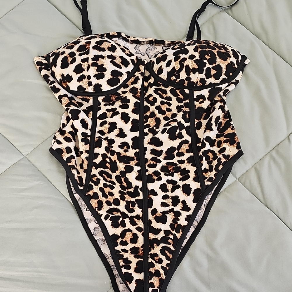 Leopard Print Bodysuit